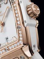 Ladies' watch  HUBLOT, Spirit of Big Bang King Gold White Diamonds / 32mm, SKU: 682.OE.2080.RW.1204 | watchapproach.com