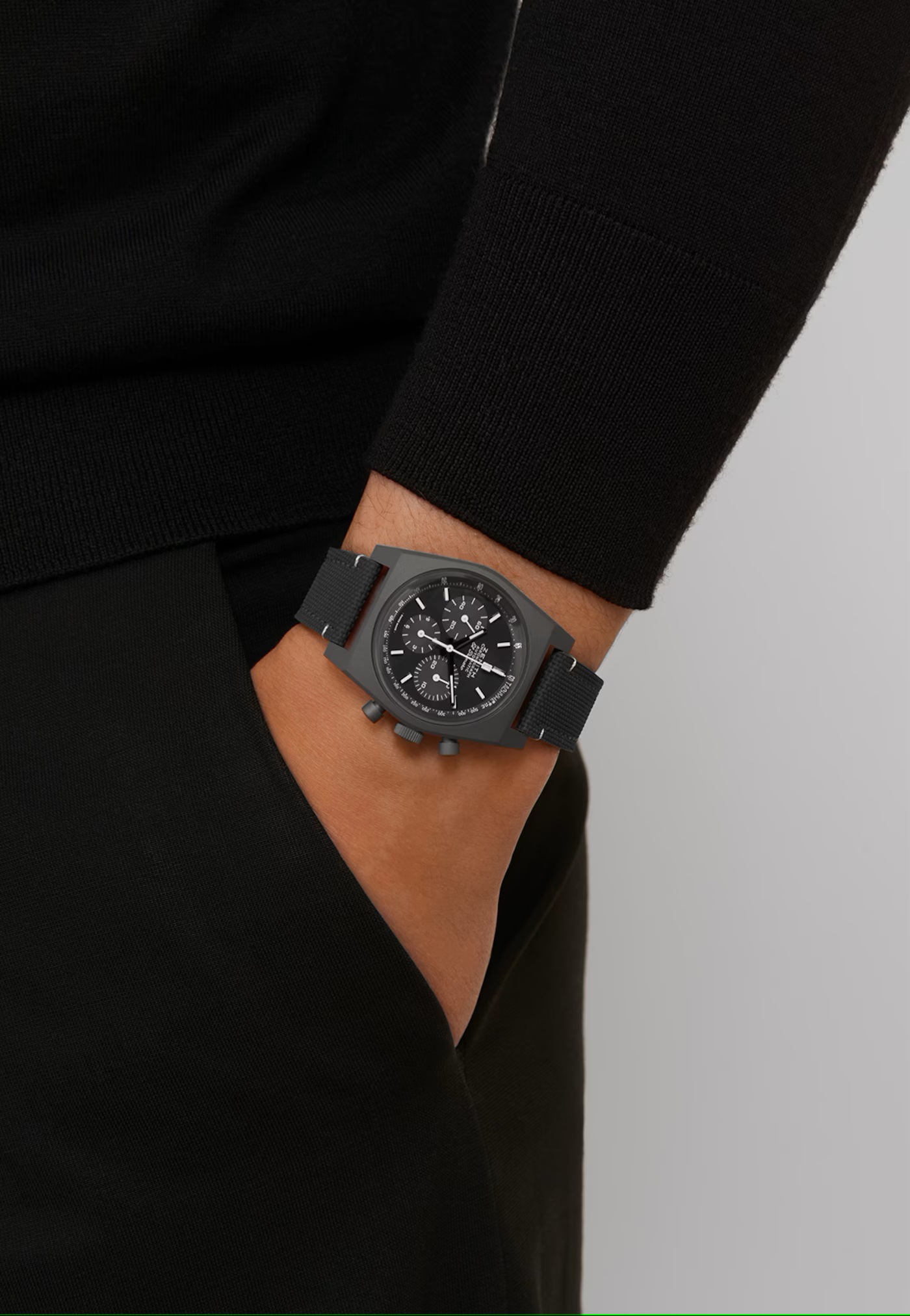 Men's watch / unisex  ZENITH, Chronomaster Revival Shadow / 37mm, SKU: 97.T384.4061/21.C822 | watchapproach.com