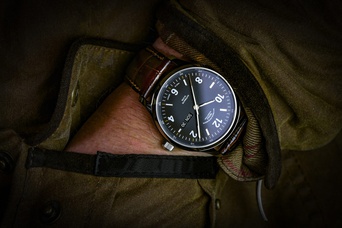 Men's watch / unisex  MÜHLE-GLASHÜTTE, Lunova Day/Date / 42.3mm, SKU: M1-43-26-LB | watchapproach.com