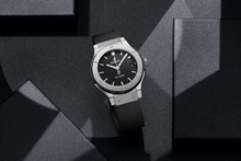 Men's watch / unisex  HUBLOT, Classic Fusion Titanium / 38mm, SKU: 565.NX.1470.RX | watchapproach.com